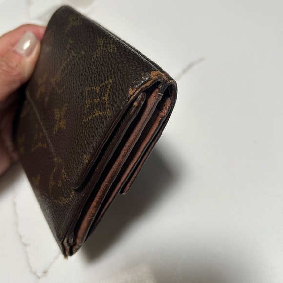 Louis Vuitton Wallet - Picture 3 of 12